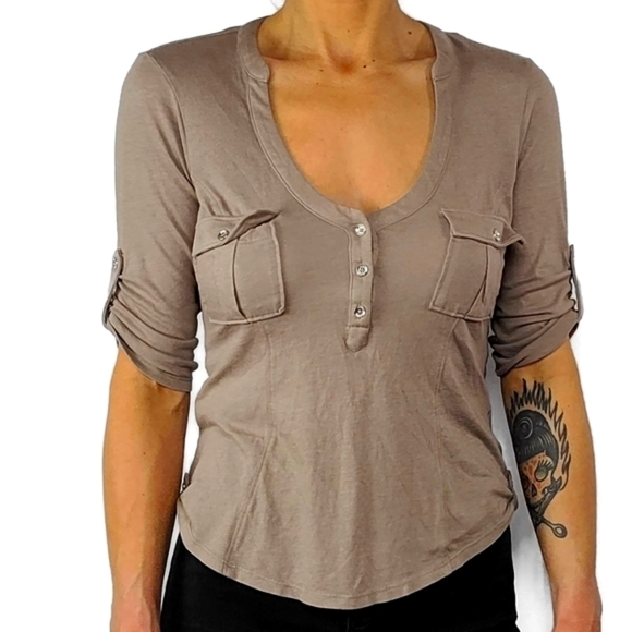 Guess Tops - Guess Brand Short Sleeve Shirt Size Small Tan
